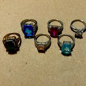 Here’s 6 Beautiful Silver tone Costume 💍s + 1 Gold tone ring, Sizes 6.5 to 7.
